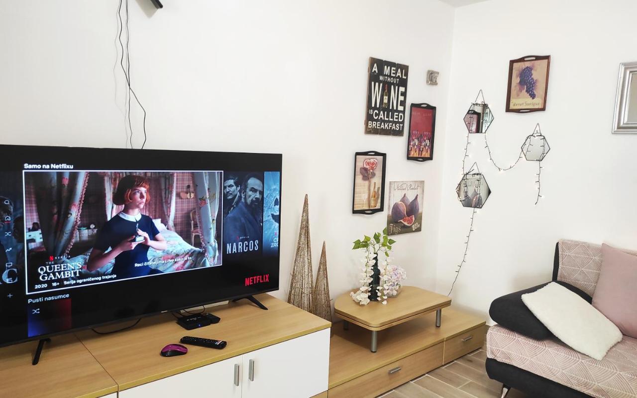 שיבניק Apartments Emi & Nini מראה חיצוני תמונה