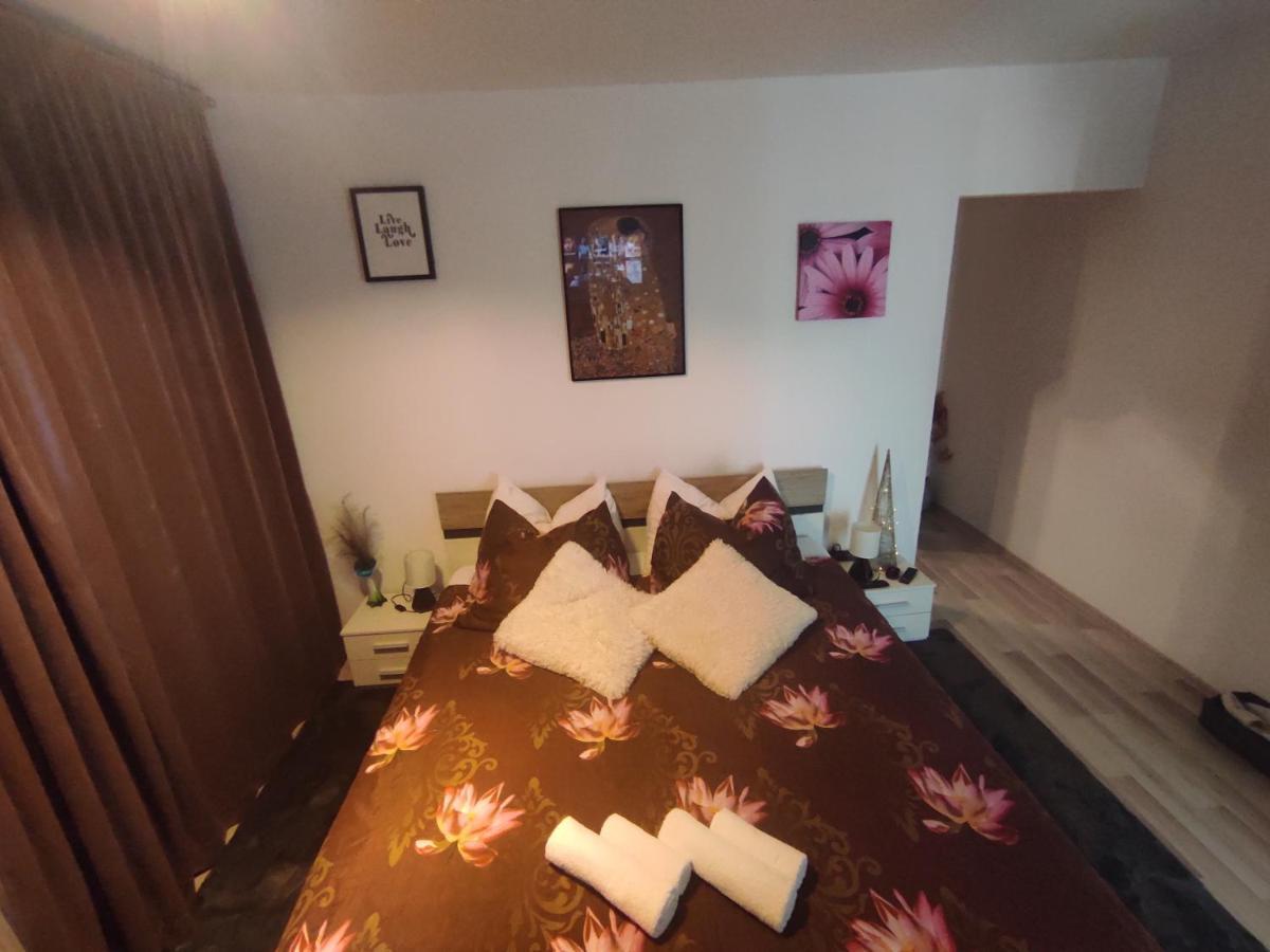 שיבניק Apartments Emi & Nini מראה חיצוני תמונה