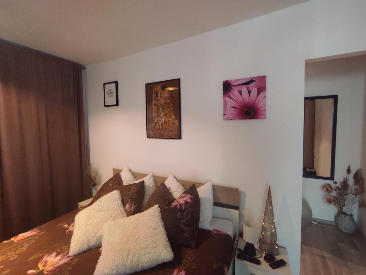 שיבניק Apartments Emi & Nini מראה חיצוני תמונה