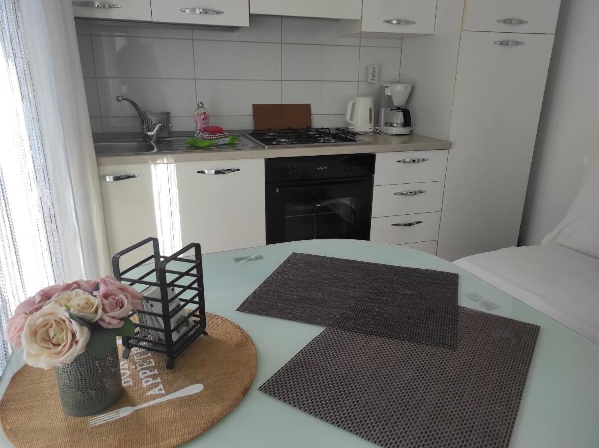 שיבניק Apartments Emi & Nini מראה חיצוני תמונה