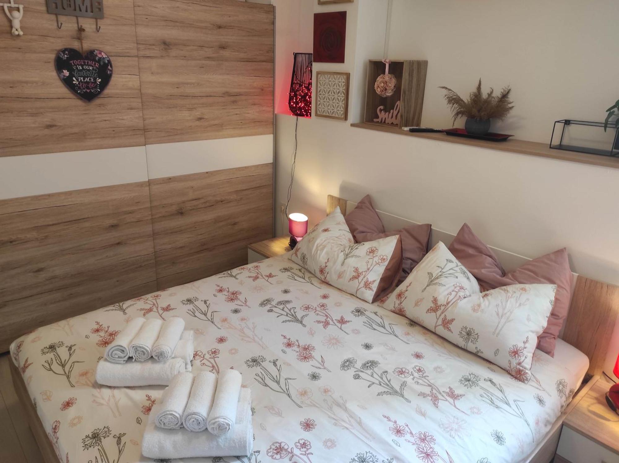 שיבניק Apartments Emi & Nini מראה חיצוני תמונה