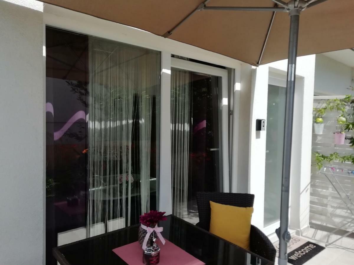 שיבניק Apartments Emi & Nini מראה חיצוני תמונה